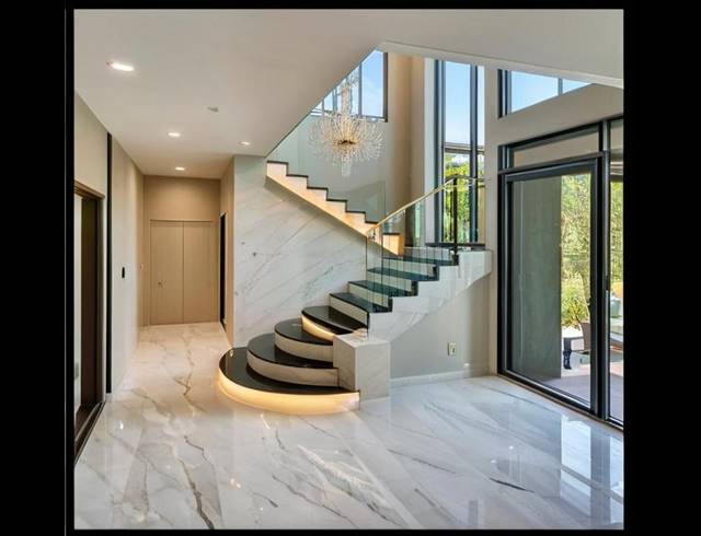 5 BEDROOM HOUSE FOR SALE IN MIDSTREAM ESTATE